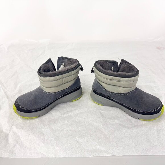 CHILDRENS UGG BOOTS SIZE 10 - Picture 8 of 10
